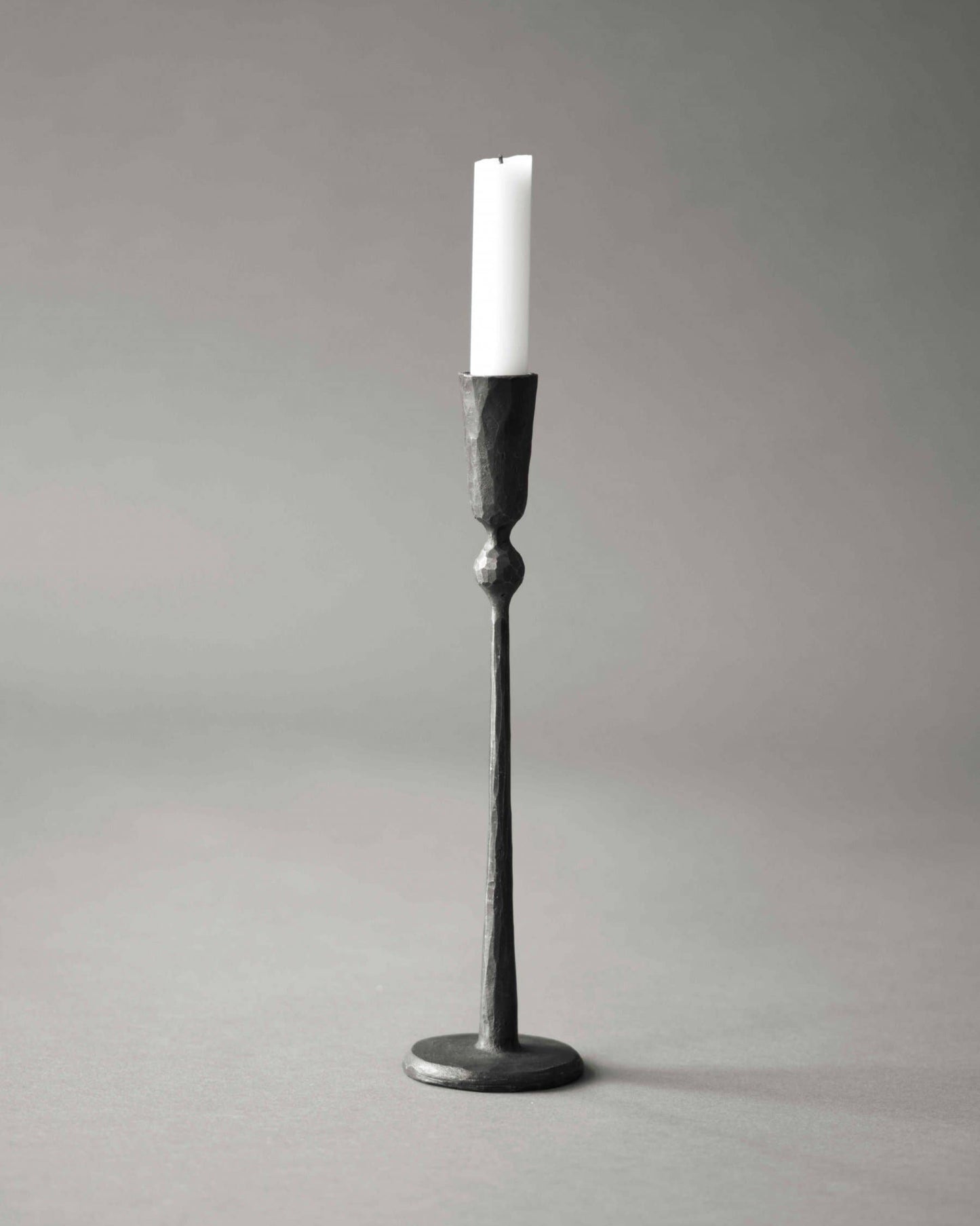 Boule kaarshouder van massief ijzer